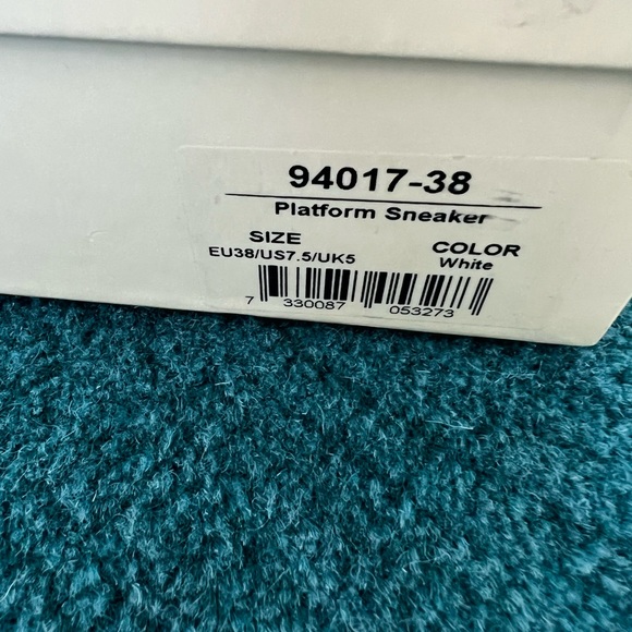 AXEL ARIGATO handmade white sneakers - Picture 5 of 5